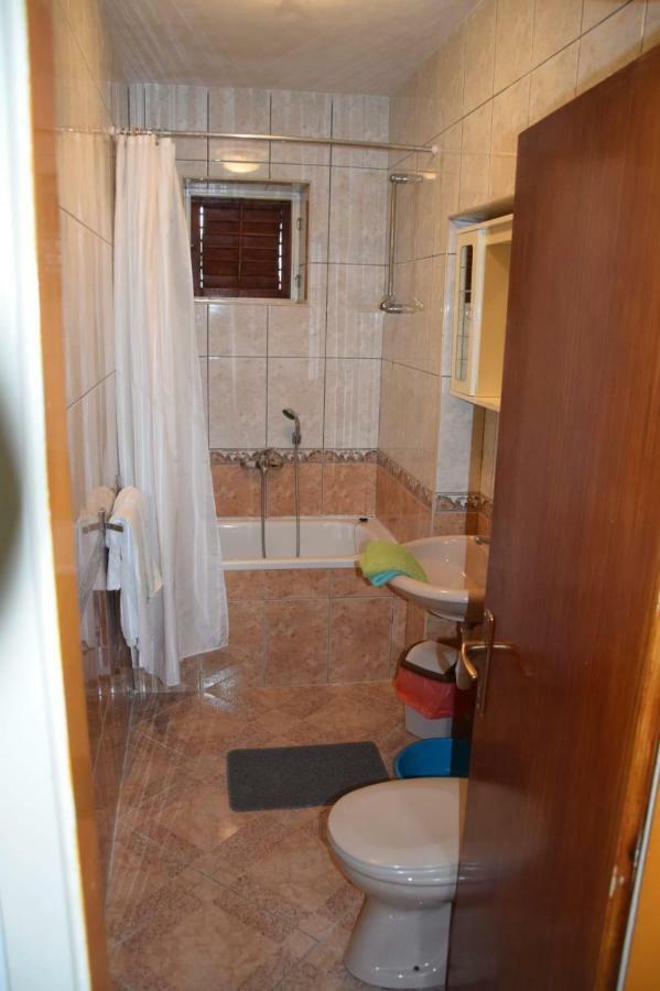 Apartman Linda Baska Voda Luaran gambar