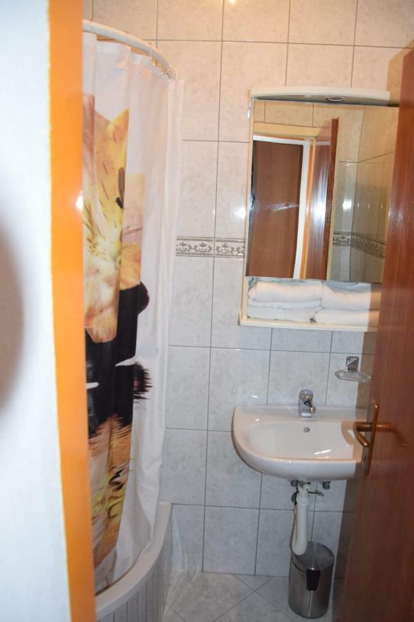 Apartman Linda Baska Voda Luaran gambar