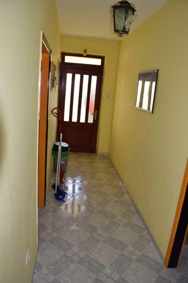 Apartman Linda Baska Voda Luaran gambar