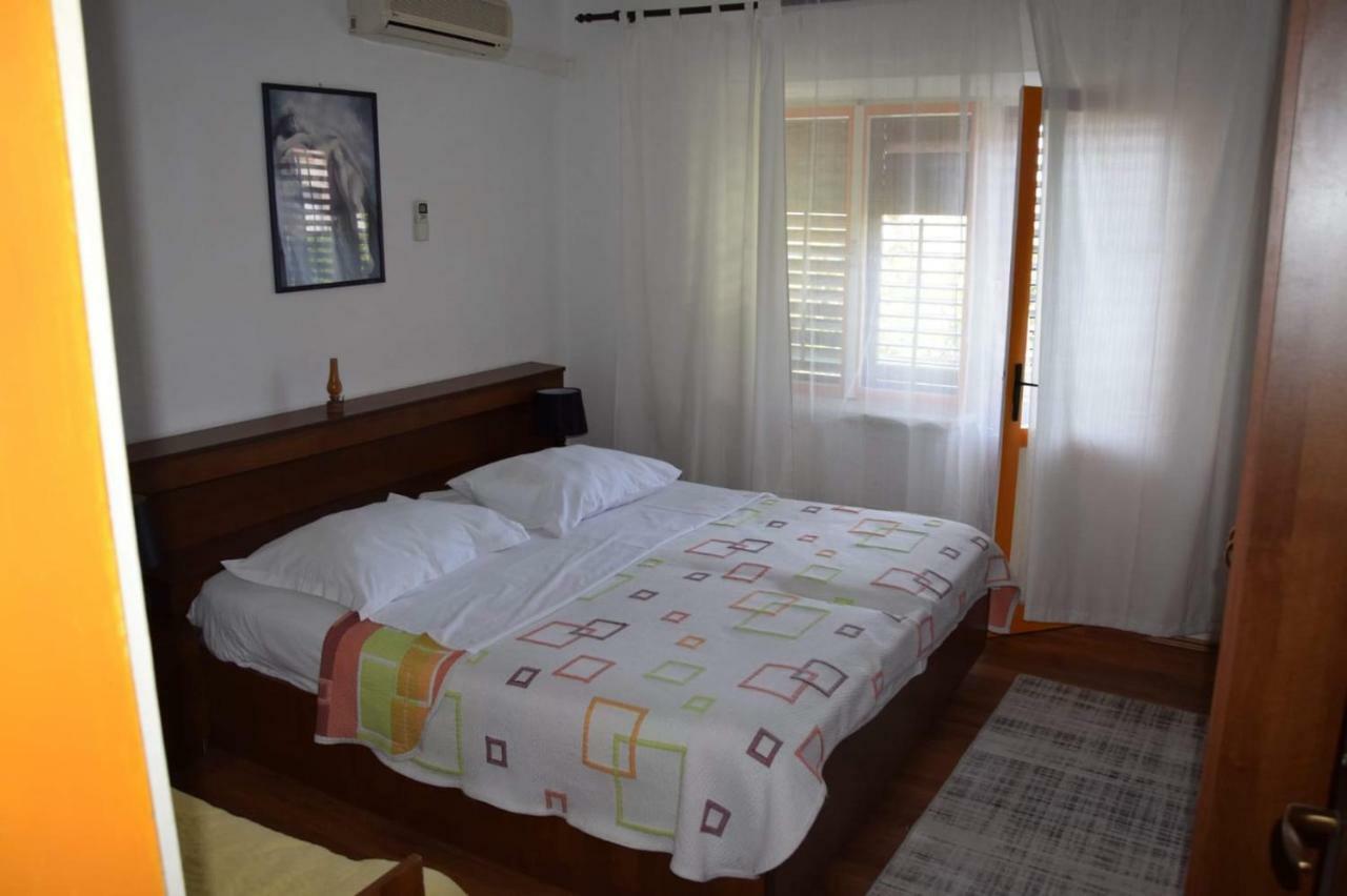 Apartman Linda Baska Voda Luaran gambar